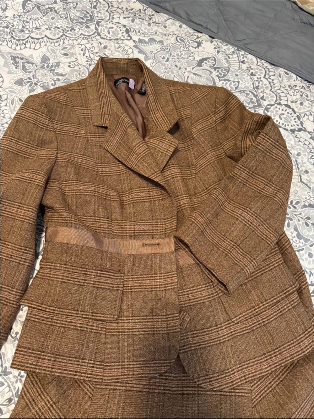 Ideology Brown Plaid Tailored Blazer and skirt size 8/4